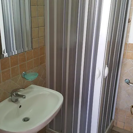 Bilocale A 50 Mt. Dalla 28 بيت للعطل